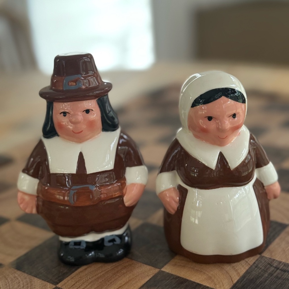 Publix Ceramic Pilgrim Salt and Pepper Shakers - Thanksgiving